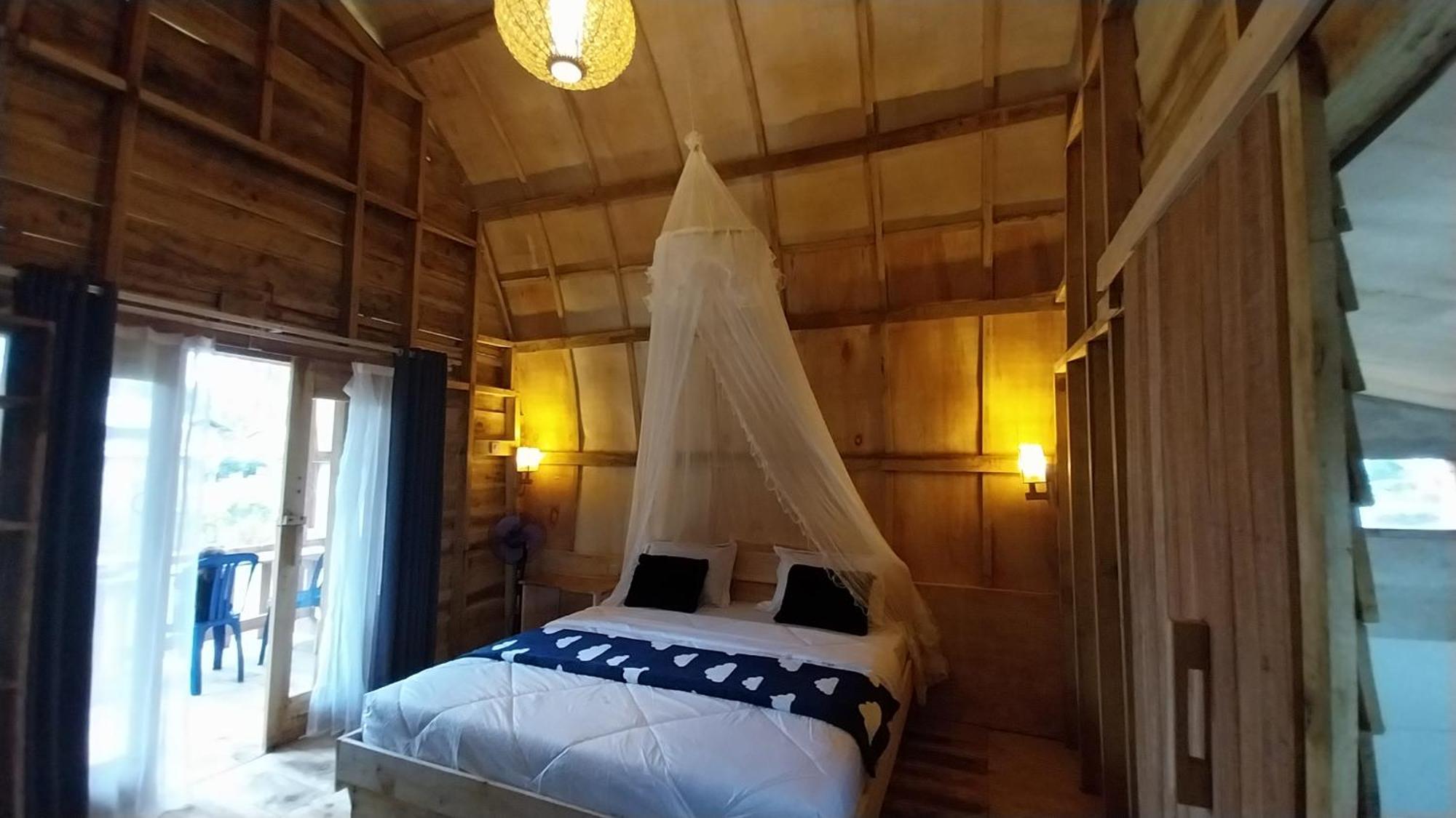Raturinjani Homestay Selong Экстерьер фото