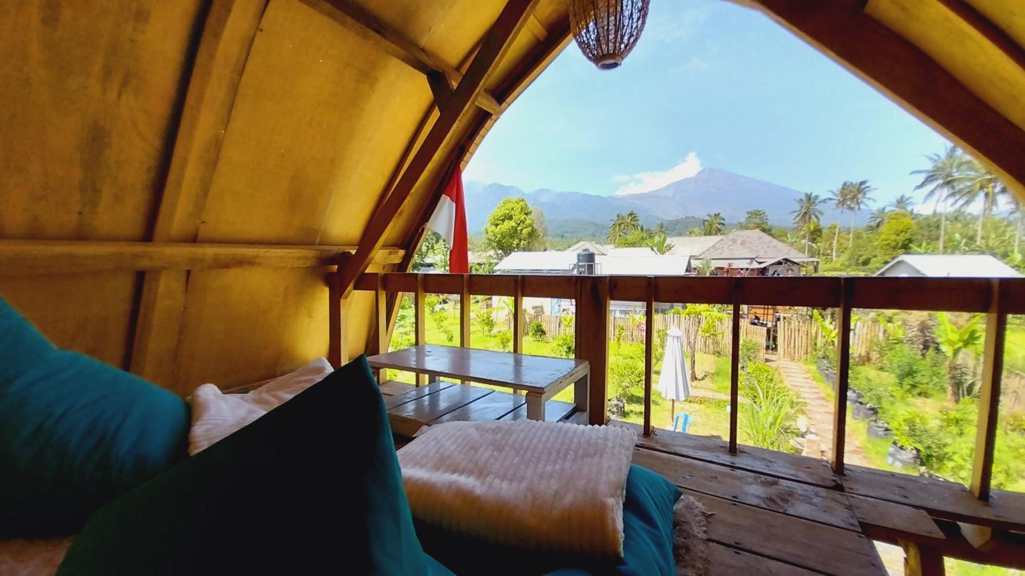 Raturinjani Homestay Selong Экстерьер фото