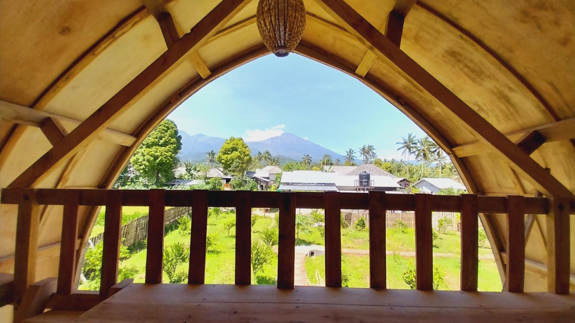 Raturinjani Homestay Selong Экстерьер фото