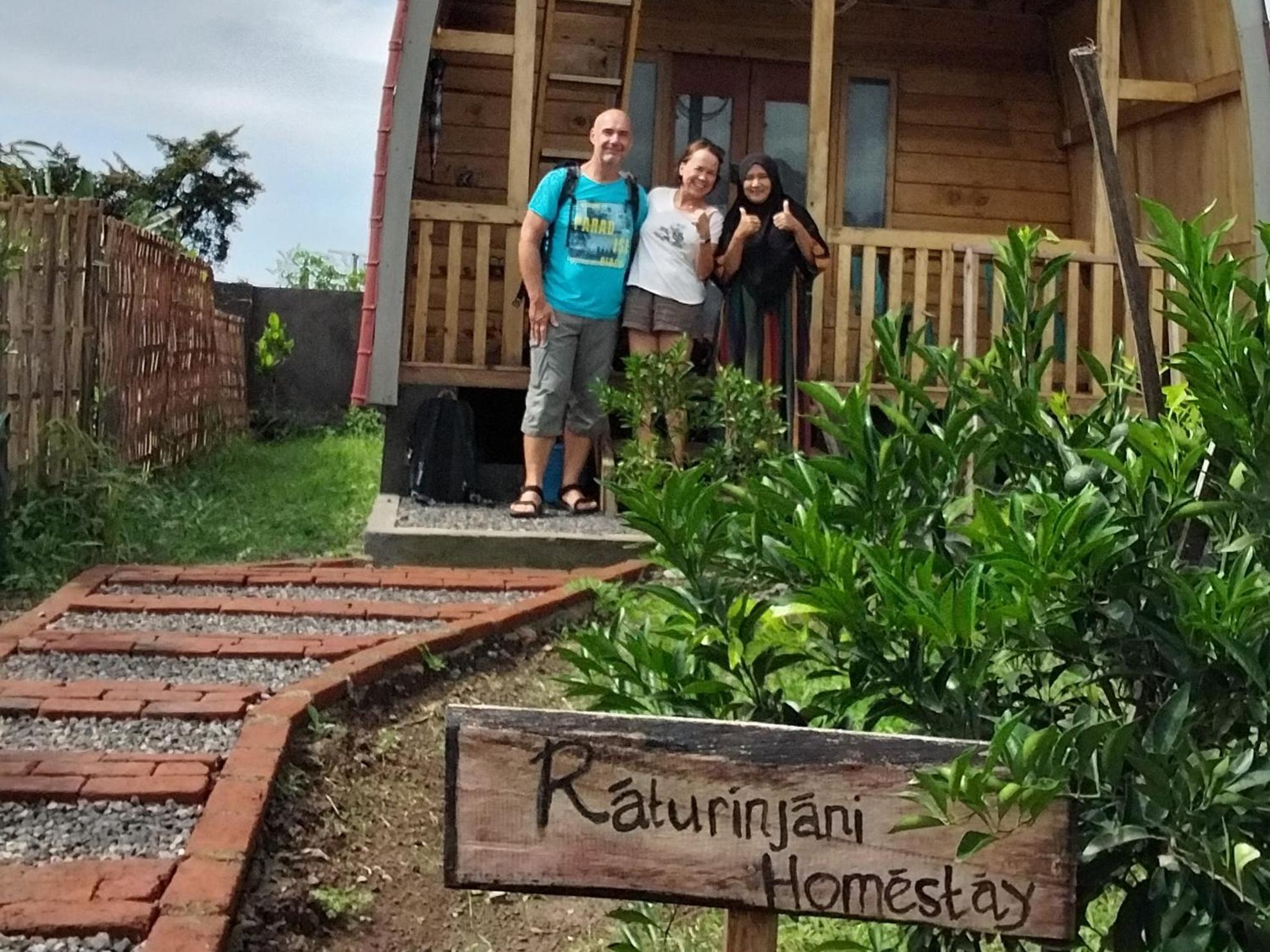 Raturinjani Homestay Selong Экстерьер фото