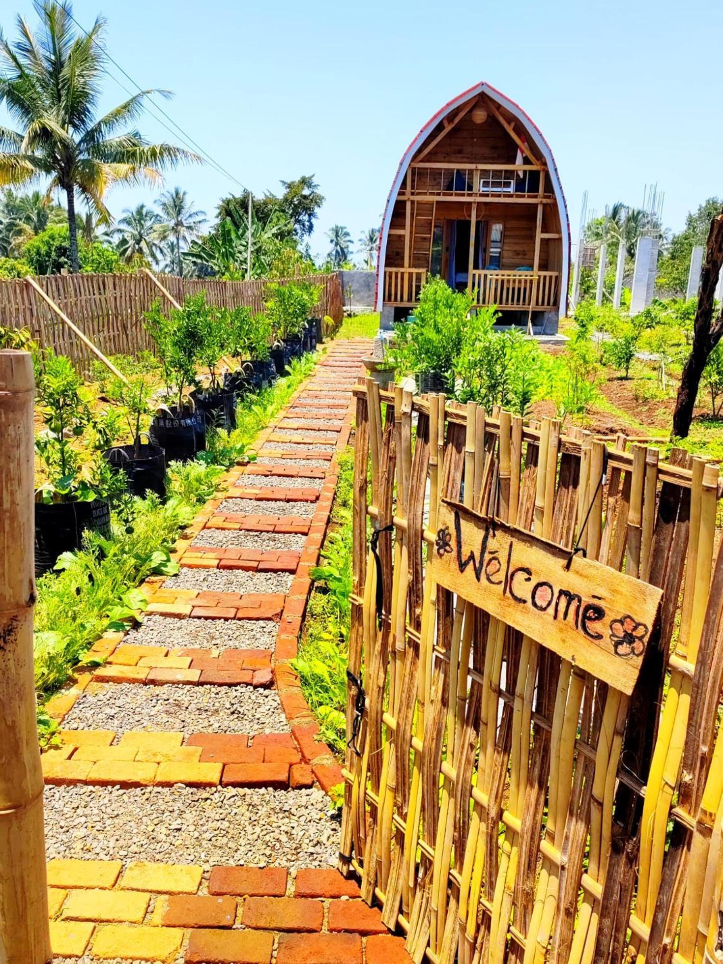 Raturinjani Homestay Selong Экстерьер фото
