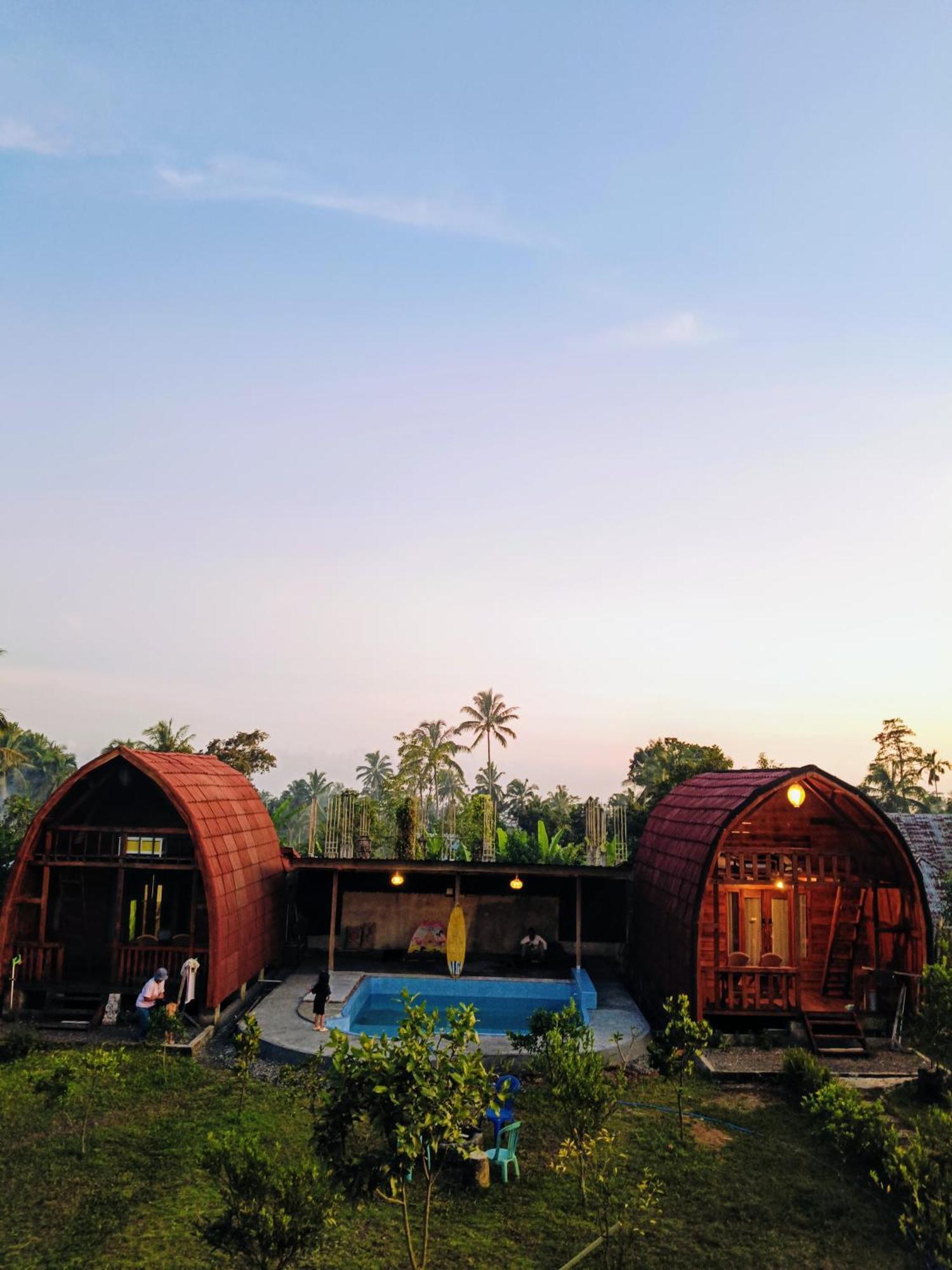 Raturinjani Homestay Selong Экстерьер фото