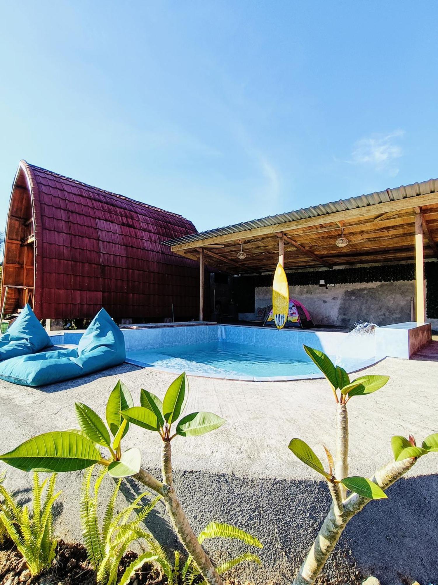 Raturinjani Homestay Selong Экстерьер фото