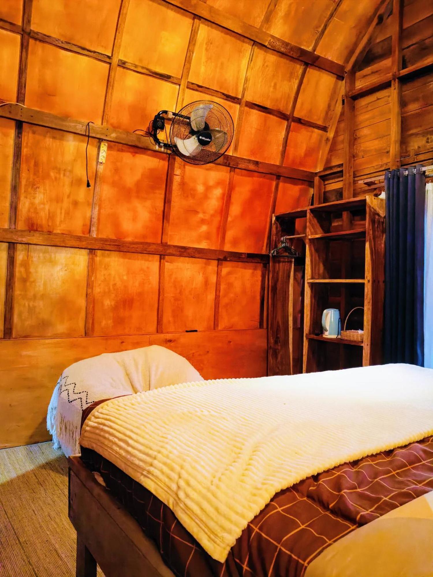 Raturinjani Homestay Selong Экстерьер фото