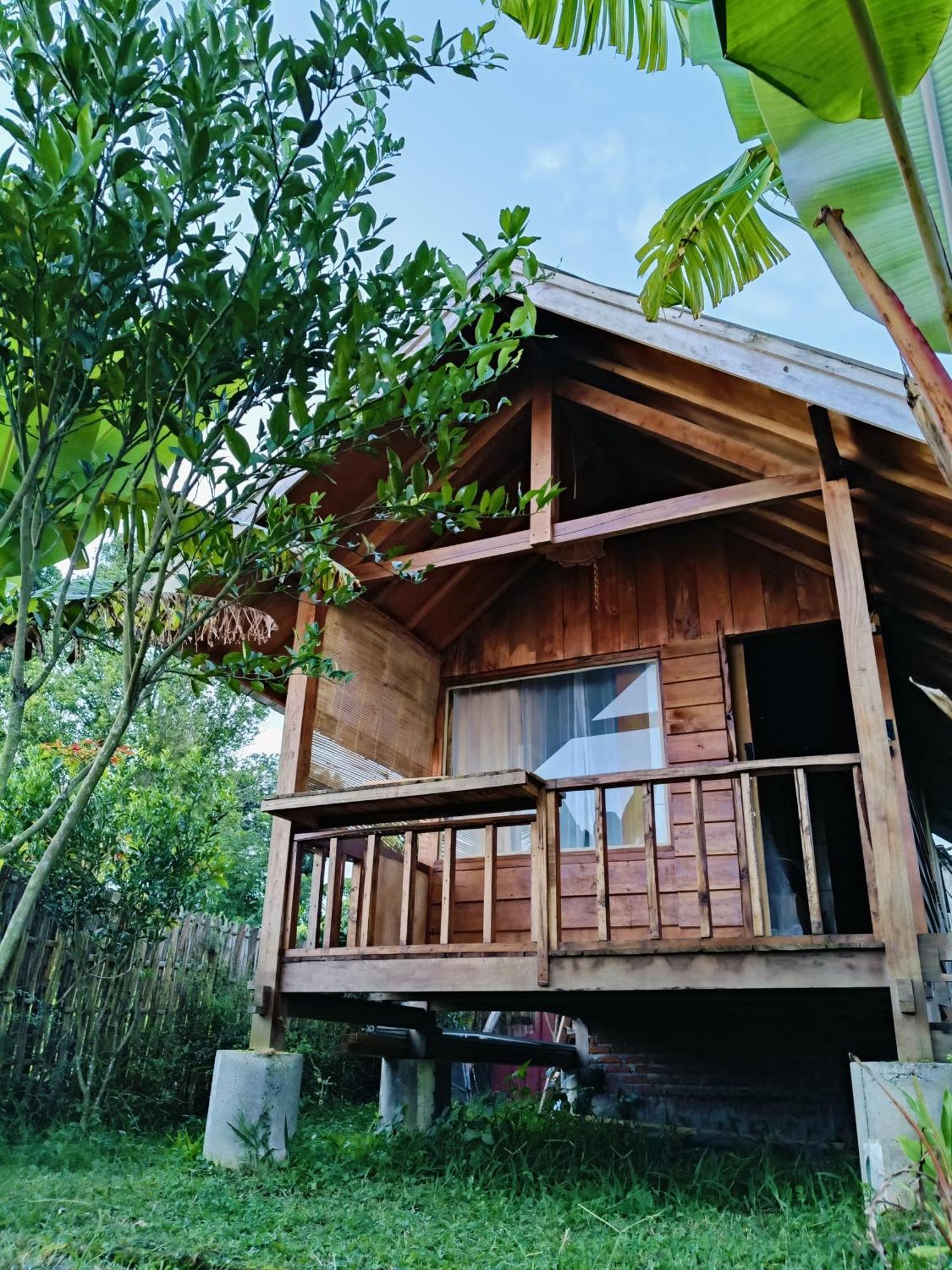 Raturinjani Homestay Selong Экстерьер фото
