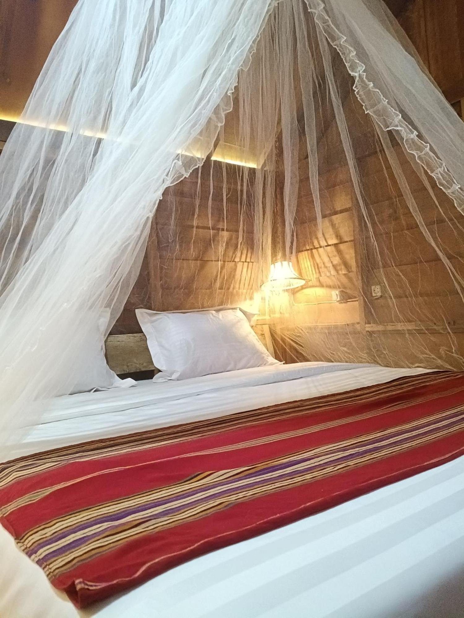 Raturinjani Homestay Selong Экстерьер фото